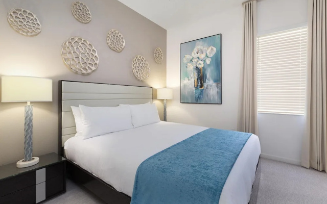 photo 4 of St012v: 10 Bed, Dinosaurs, Minions