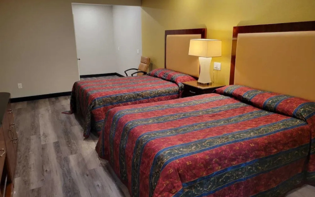 photo 4 of Stadium Inn & Spas