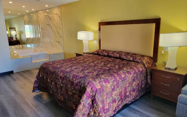 photo 5 of Stadium Inn & Spas