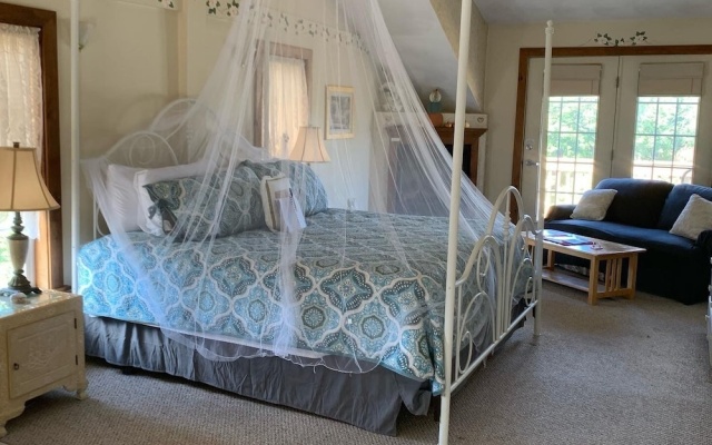 photo 3 of Stagecoach House Inn
