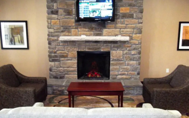 photo 2 of Stanton Inn And Suites