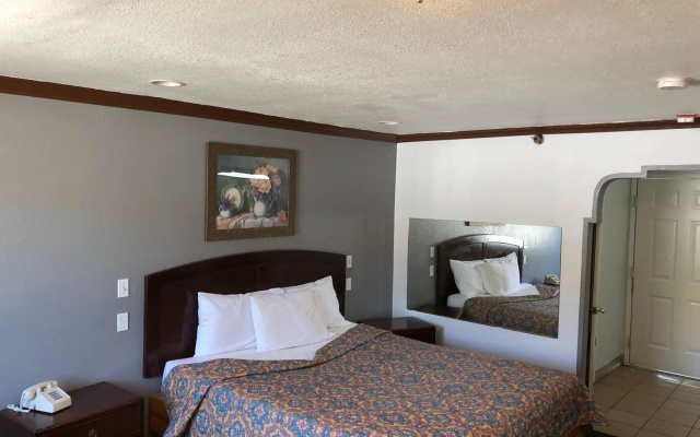 photo 4 of Starlight Inn Valley Boulevard