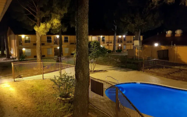 photo 3 of Stay Express Inn And Suites - Sweetwater Tx