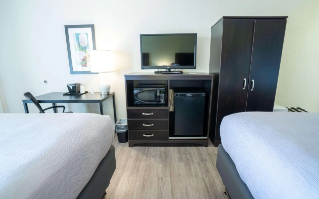 photo 4 of Quality Inn Palm Beach International Airport
