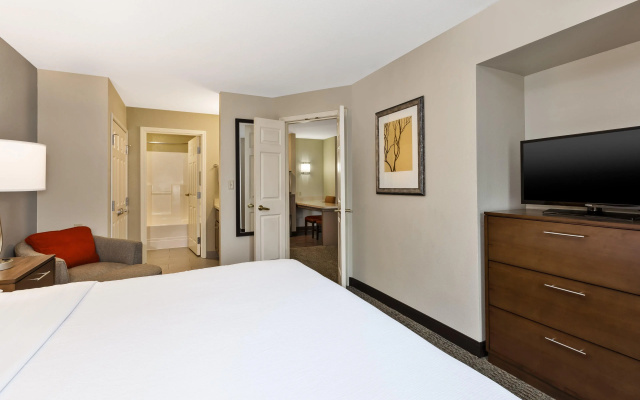 photo 4 of Staybridge Suites Kalamazoo by IHG