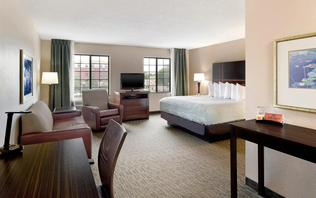 photo 3 of Aspen Suites