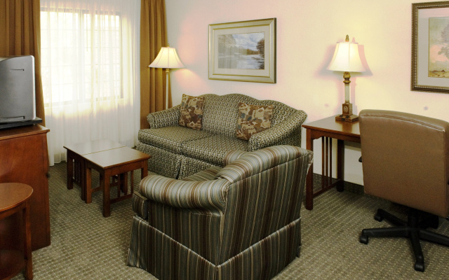 photo 3 of Comfort Inn & Suites Savannah Airport
