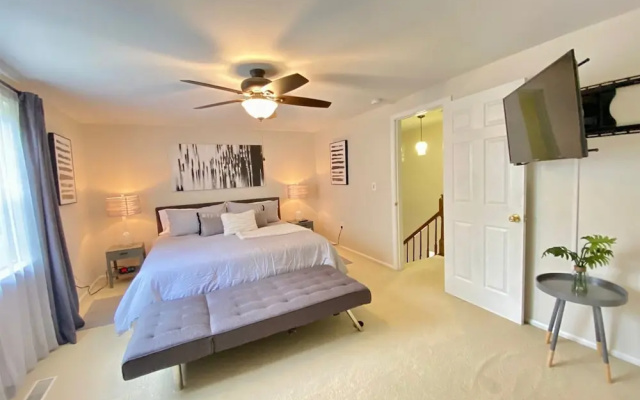 photo 2 of Top Rated Townhome - Our Reviews say it All. Large Discount During Pandemic. Self Checkin, Pet Friendly! Super-host Support
