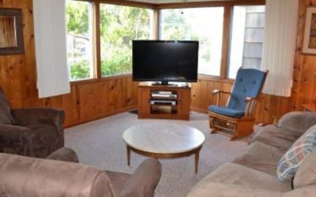 photo 5 of Steve's Getaway 4 Br home by RedAwning