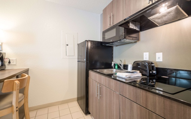 photo 3 of Studio 6 Duluth, GA - Atlanta - Gwinnett Place