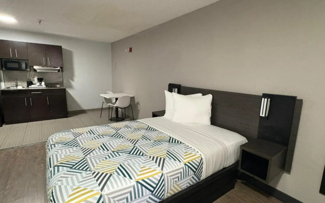 photo 3 of Studio 6 Extended Stay - Coral Springs, FL - Fort Lauderdale