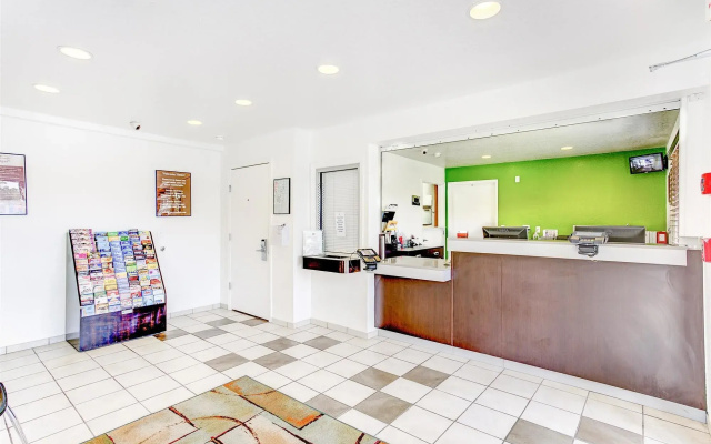 photo 2 of Studio 6 Extended Stay - Kissimmee, FL - Orlando