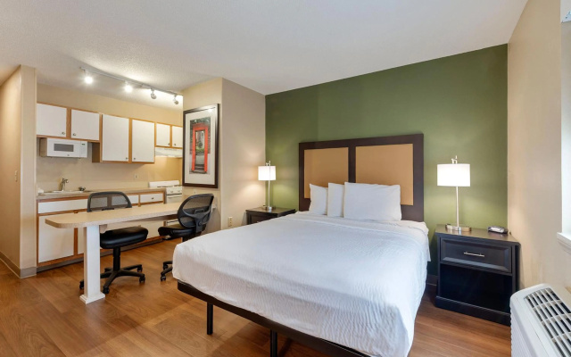 photo 3 of Studio 6 Suites Charlotte, NC - Tyvola Rd/Executive Park