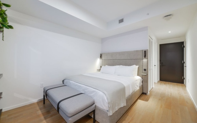 photo 4 of Studio with Panoramic City and Bay Views