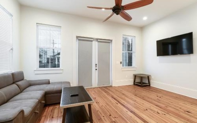 photo 3 of Stunning 3BR on Carondelet by Hosteeva