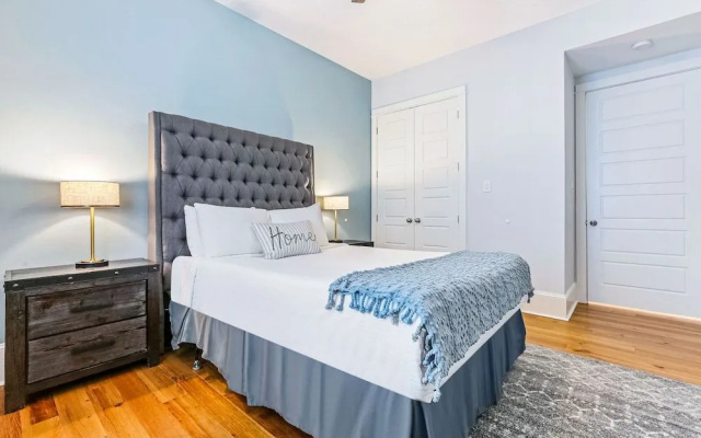 photo 2 of Spacious 5BR Urban Retreat with Balcony & Pool