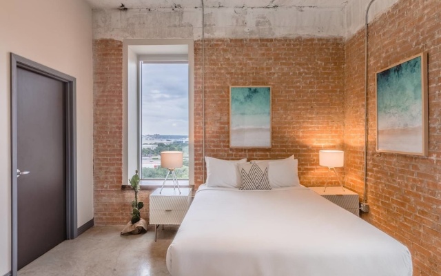 photo 2 of Stunning Bright & Airy Space w/ Amazing Views!