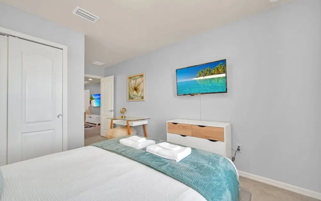 photo 3 of Stunning Lake View! Themed Bedrooms With Comfortable and Sophisticated Decor