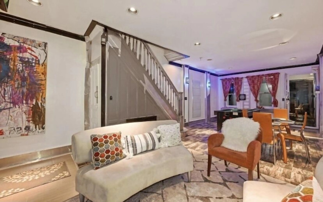 photo 2 of Stylish 4 bedroom home near Philadelphia