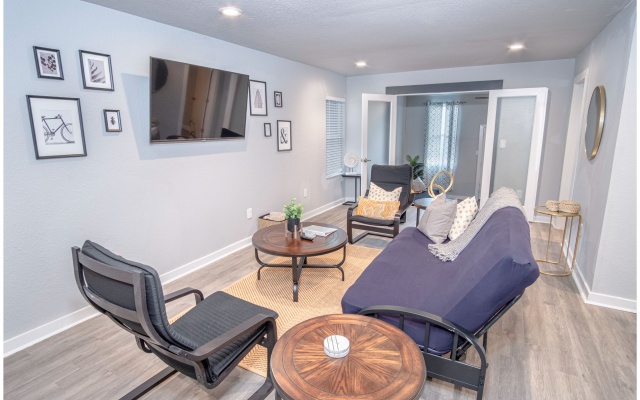 photo 3 of Stylish 4 Br/2ba Renovated Home Near Downtown