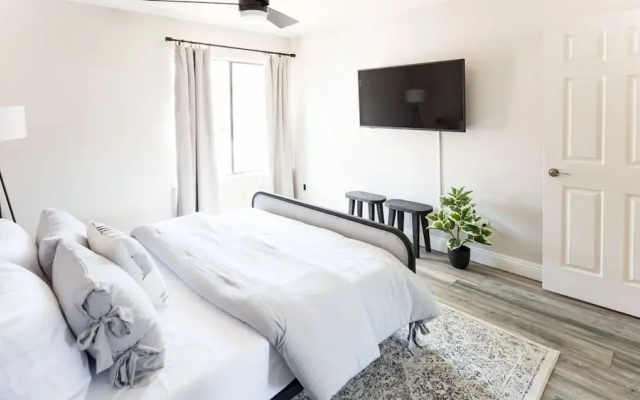 photo 4 of Stylish Old Town 2 Bdrm Ground Floor Condo