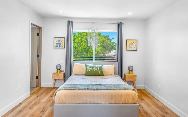 photo 5 of Stylish Sherman Oaks Townhouse W/ 3 Master Suites