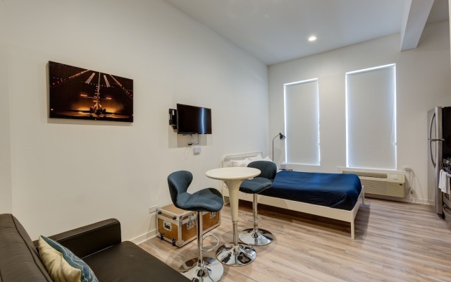 photo 3 of Ground Floor Studios in Chicago by 747 Lofts