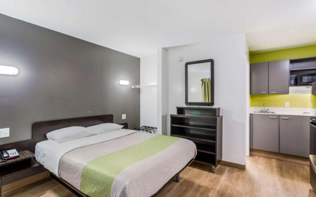 photo 5 of Studio 6 Extended Stay - Jacksonville, FL - South