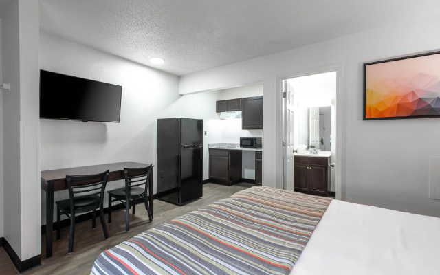 photo 4 of Suburban Studios Spartanburg - I-26
