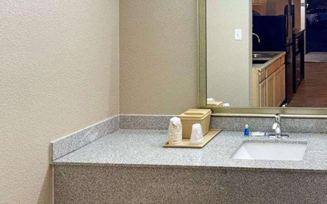 photo 5 of Suburban Extended Stay Hotel