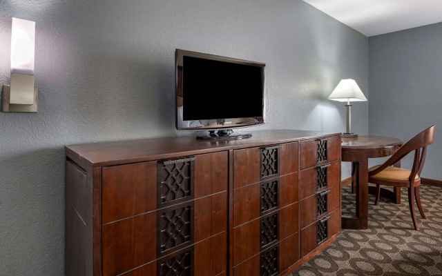 photo 4 of Suburban Studios Lafayette