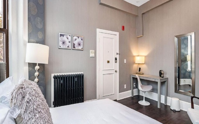 photo 3 of Suites At 143 Arlington Street
