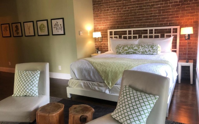 photo 4 of Suites at 249