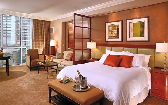 photo 3 of Luxury Suites Int'l at The Signature