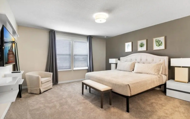 photo 3 of Summer Deal! 5 Bdrm Solterra Home!