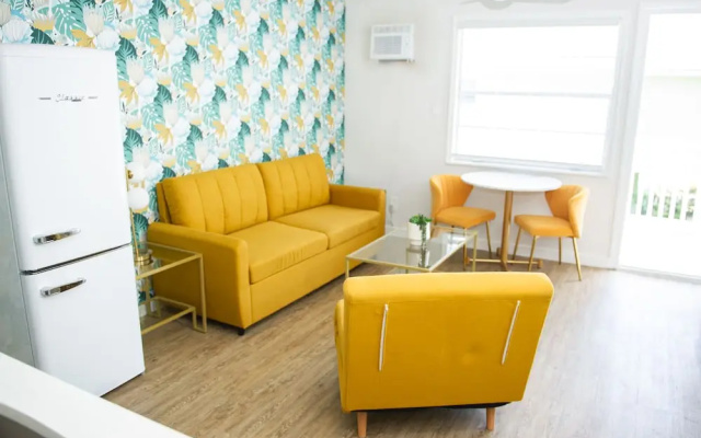 photo 3 of Sunburst Inn