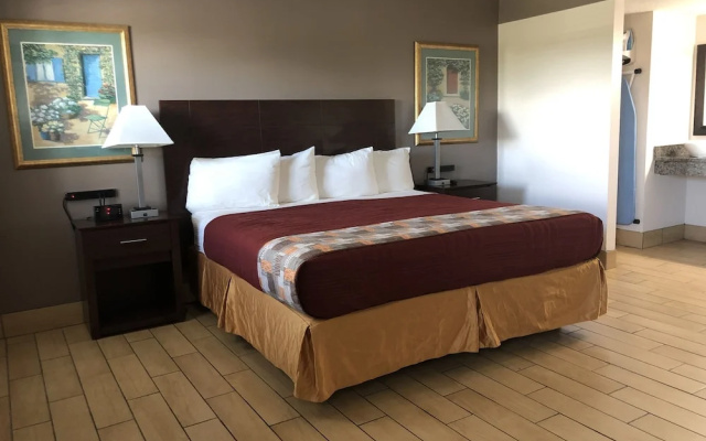 photo 3 of Sun Coast Inn