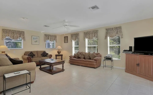 photo 3 of Sunbury Court Home