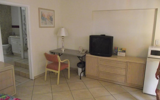 photo 5 of SunDeck Motel & Apartments