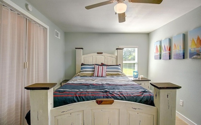 photo 5 of Sunfish Harbor 2 Bedroom Cottage by Redawning