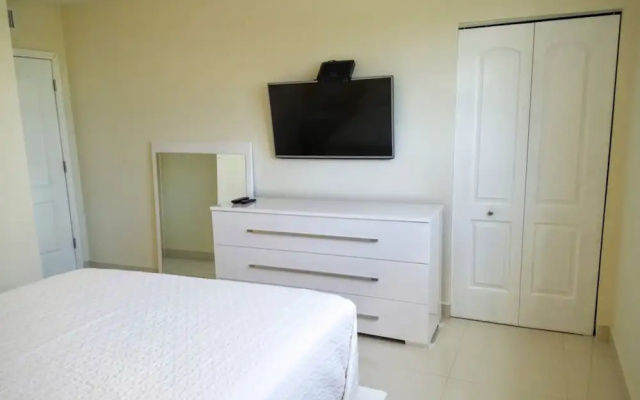 photo 3 of Sunny Isles Two-bedroom