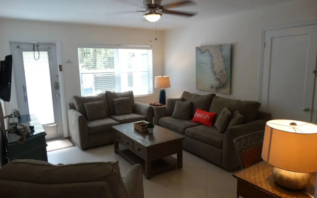 photo 3 of Sunny Shores Inn & Suites