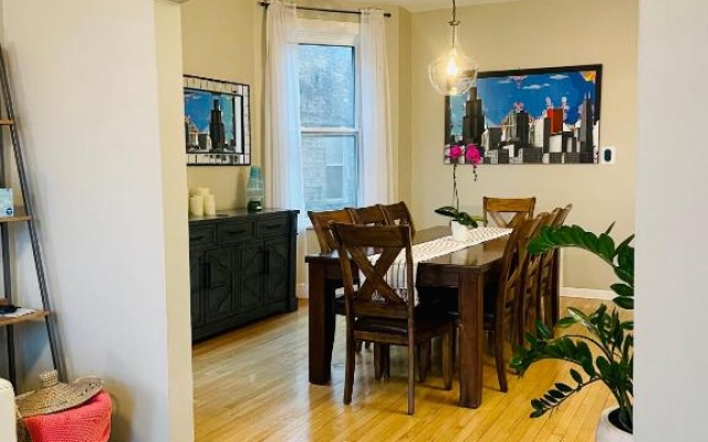 photo 4 of Sunny, Spacious, 3BR 1BA Davlin INN Chicago