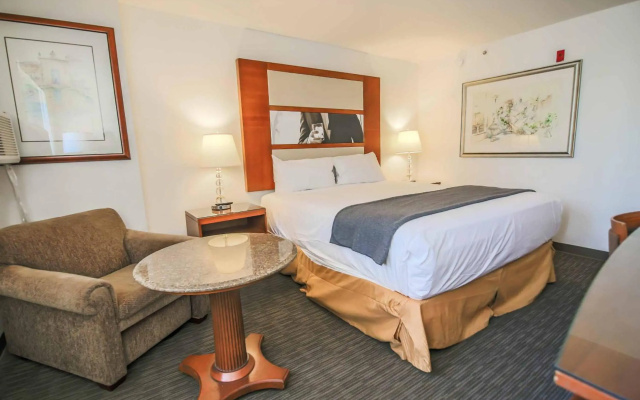 photo 3 of Sunrise Inn Hotel