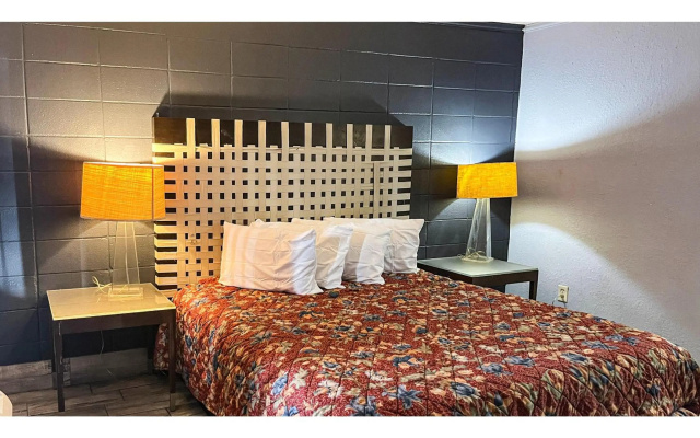 photo 2 of Sunrise Inn By OYO Albany