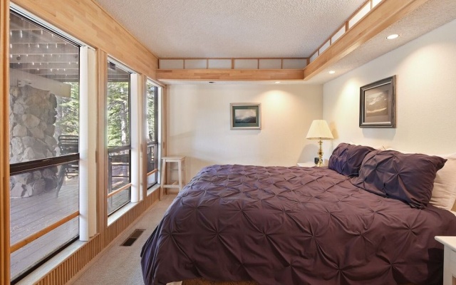 photo 3 of Sunset Lodge