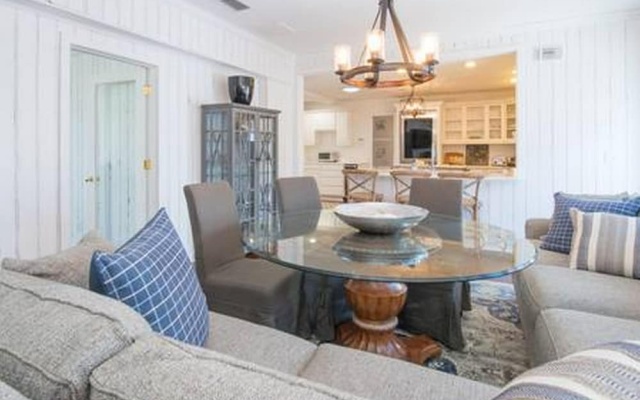 photo 5 of Sunset Sands Beach Pool Home Pass-a-grille 2508 by Techtravel