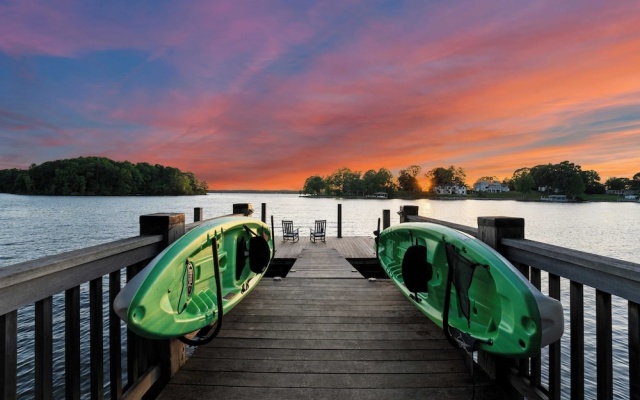 photo 4 of Sunset Shores Resort: The Grand House by Avantstay Lakefront, Spa, Private Dock+beach, Game Room