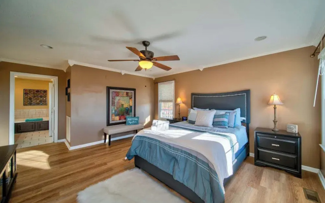 photo 3 of Sunset View 3 BDR Close to Downtown!