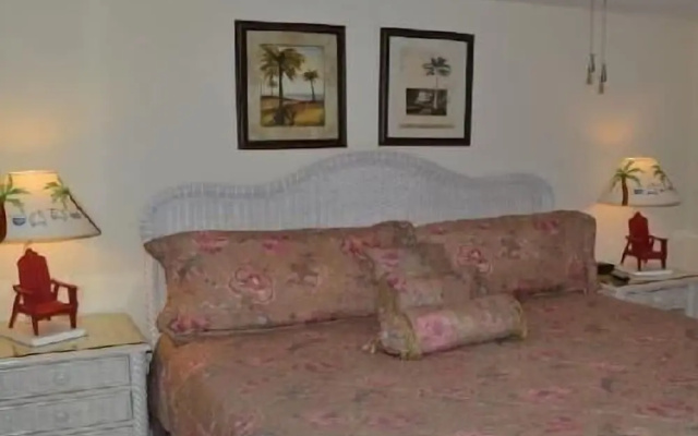 photo 4 of Sunswept Condominiums